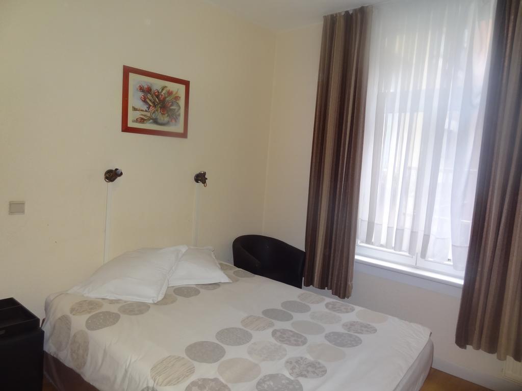 Logies Ocelot Hotel Oostende Buitenkant foto